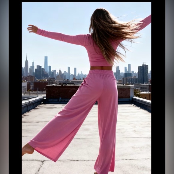Pink set Women's crop top and Wide-Leg Pants - Picture 4 of 7